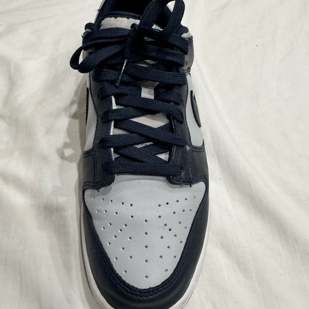 Men's Nike Georgetown Dunks - Picture 3 of 7